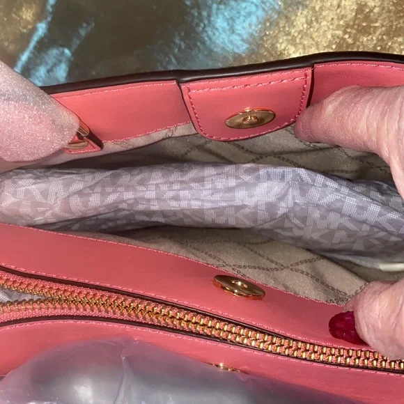 NWT Michael Kors Arielle Pebbled Faux Leather Satchel - Picture 6 of 12